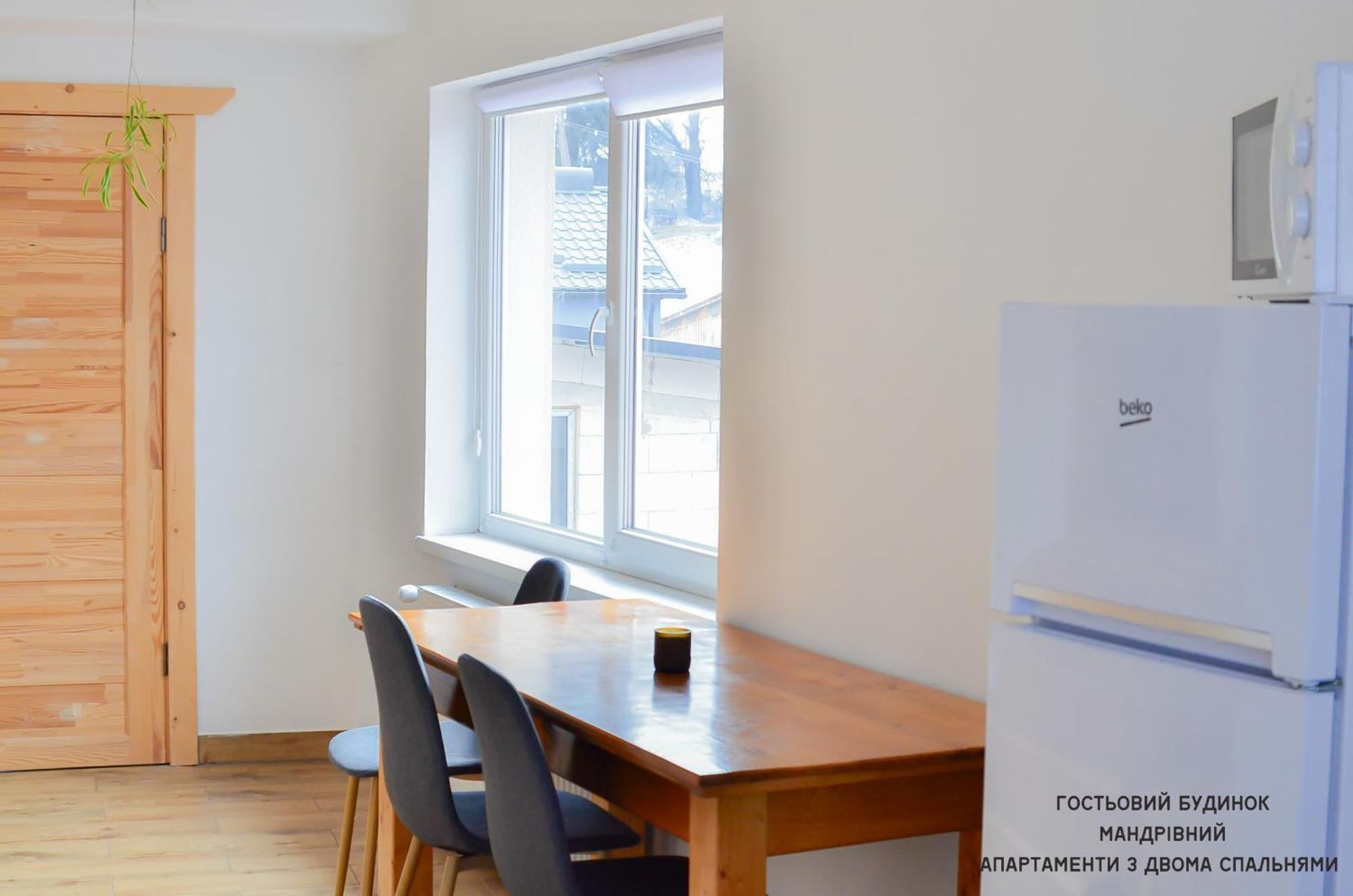 Guest House Mandrivnyi Rooms&Apartments Jassinja Exterior foto