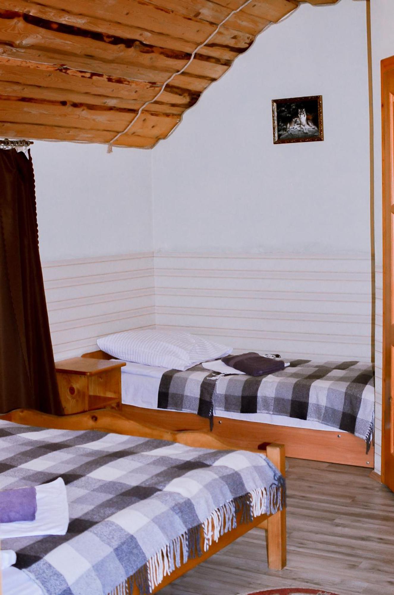 Guest House Mandrivnyi Rooms&Apartments Jassinja Exterior foto