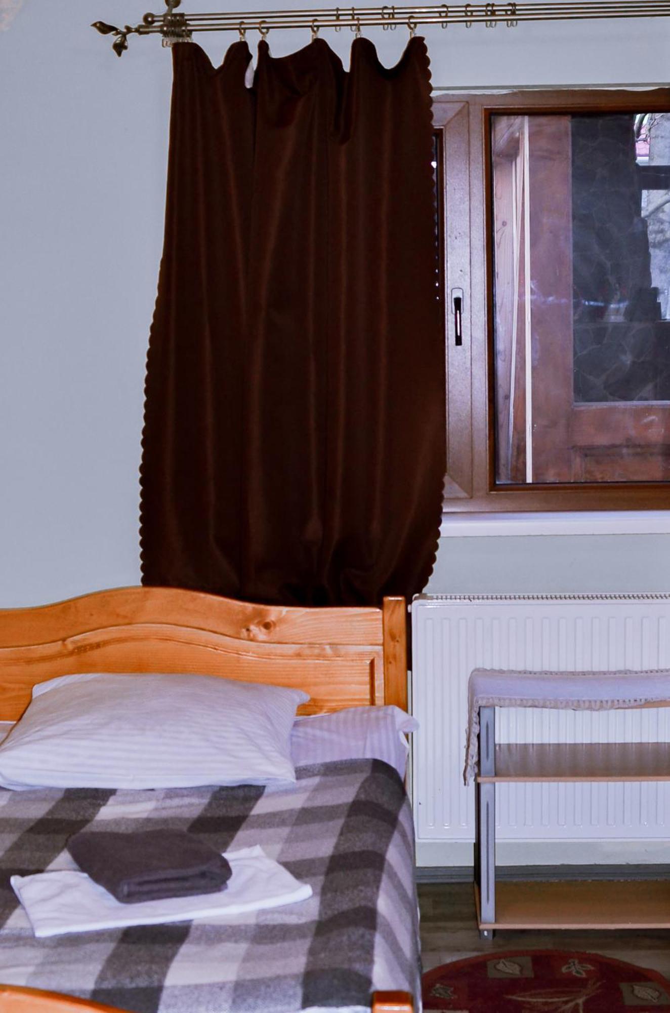 Guest House Mandrivnyi Rooms&Apartments Jassinja Exterior foto
